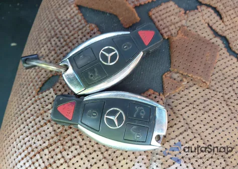 2013 Mercedes-Benz E 350 4Matic z USA, uszkodzony, nr VIN WDDKJ8JB6DF197320